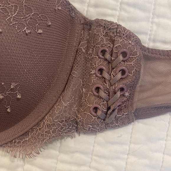 Like new VS bombshell bra! - Picture 3 of 3